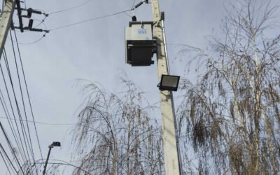 Trabajo en Alta Tensión: Desafíos y Precauciones en un Entorno Electrizante